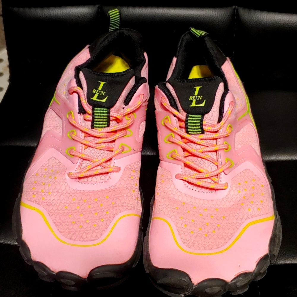 Sneakers Size 42 Unisex Pink and Yellow